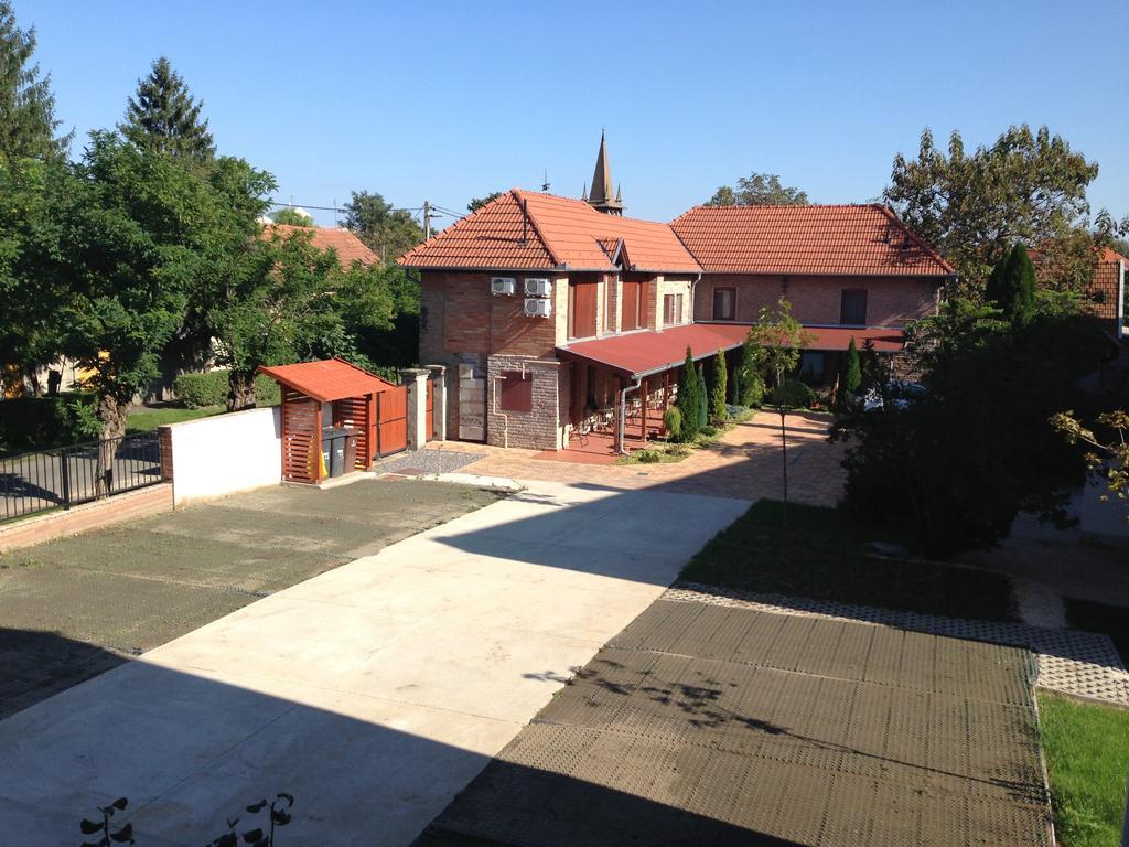 Lovagvar Apartments Gyula Ngoại thất bức ảnh