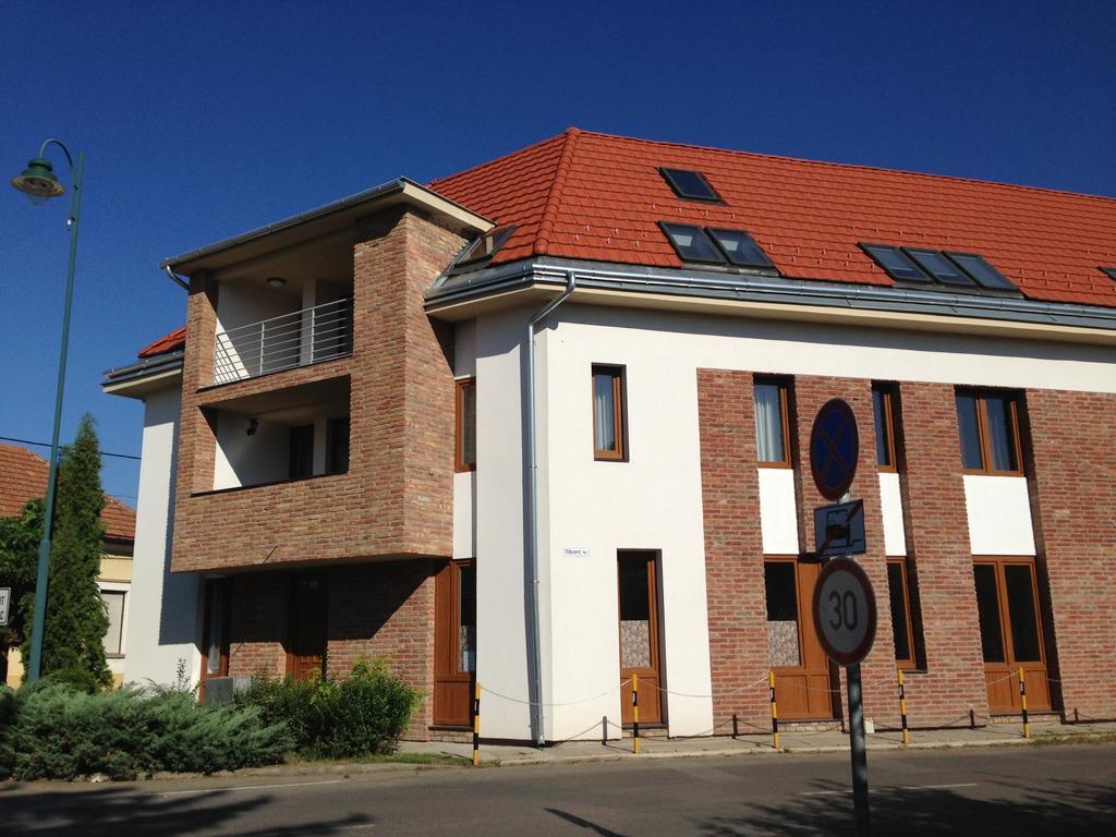Lovagvar Apartments Gyula Ngoại thất bức ảnh